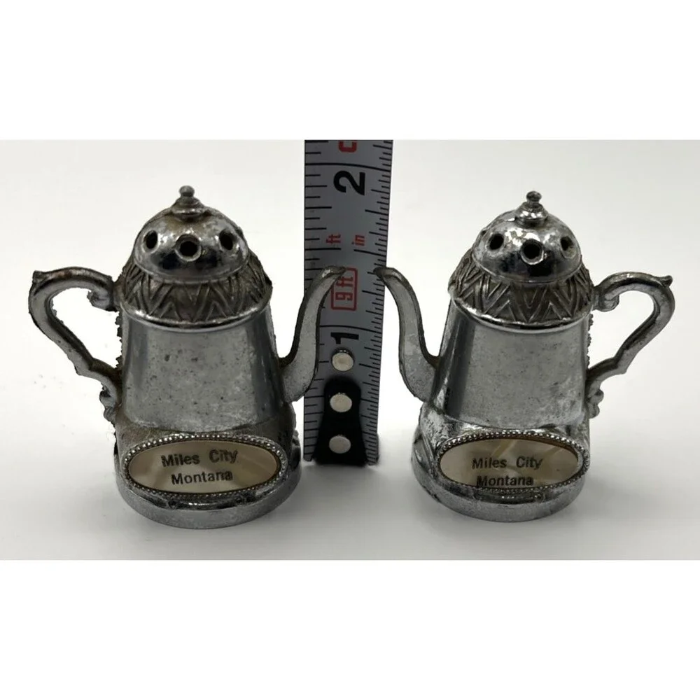 Miles City Montana Salt and Pepper Souvenir Set With Tray